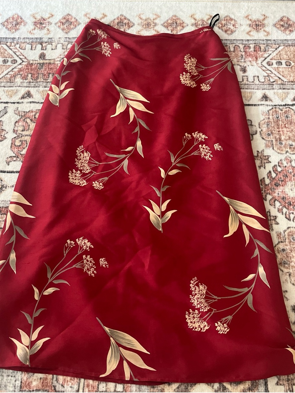 Jôn Size 8 Burgundy Floral 100% Silk Maxi Skirt Lined- Dry Clean Only